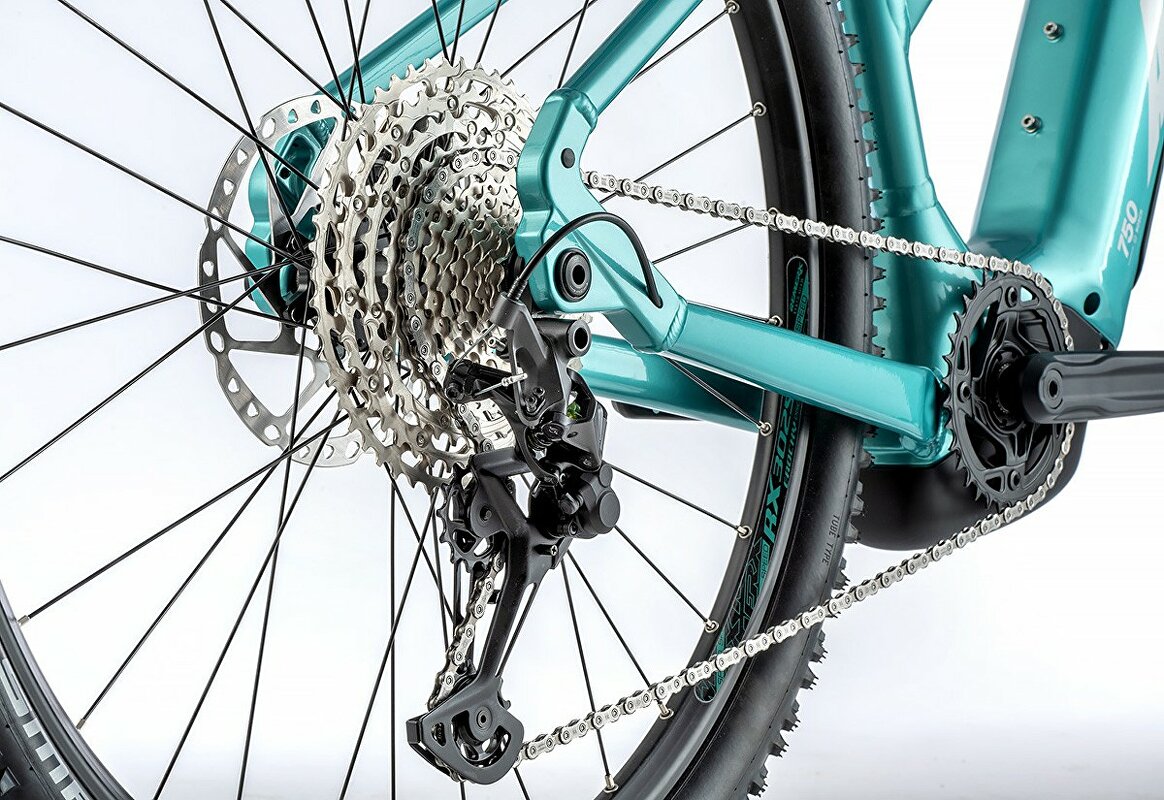 APACHE Hupahu 2 lady Bosch CX Shimano XT