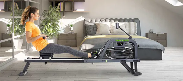 Vodní veslovací trenažér