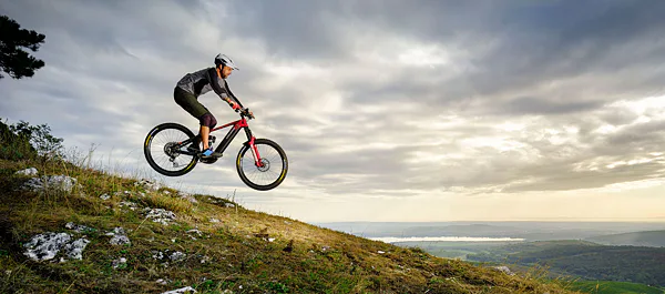Celoodpružená elektrokola