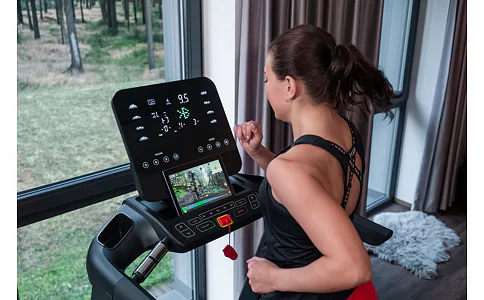 Zábavné a efektivní tréninky: Nejlepší fitness aplikace pro domácí cvičení