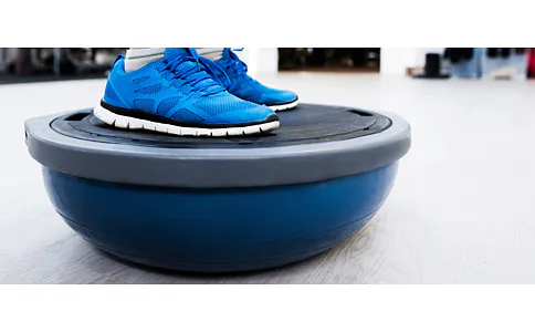 Posilňovanie brušných svalov a stabilizačného systému na BOSU