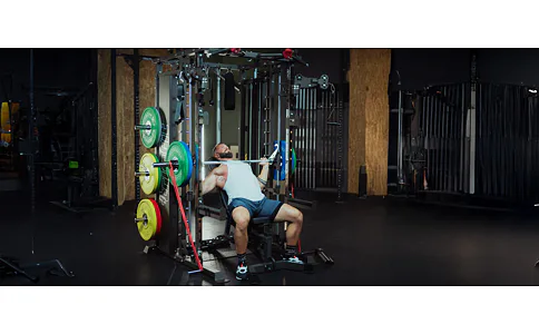 Ako vybrať posilňovacie stroje a lavice