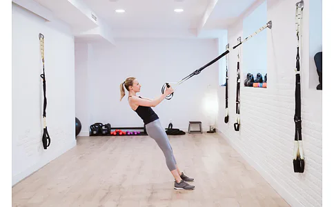 Možnosti uchytenia posilňovacích závesných systémov a TRX