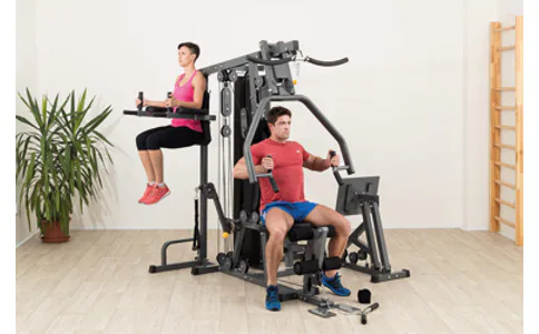 Pořiďte si domů multifunkční posilovací věž!