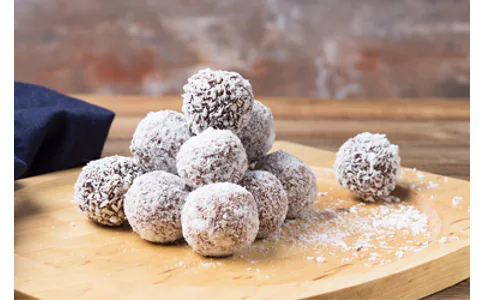 Rychlé energy balls do práce i na cesty