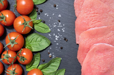 Lze vybudovat svaly i bez konzumace masa?