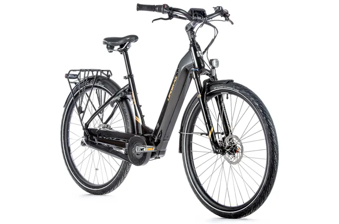 LEADER FOX NEBA-2 18" /28"/ černá 2021