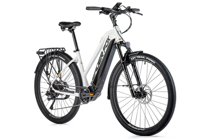 LEADER FOX BEND-2 20" /28"/ bílá 2023