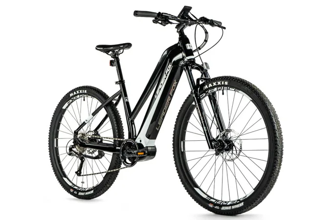 LEADER FOX AWALON-3 20" /29"/ černá 2023