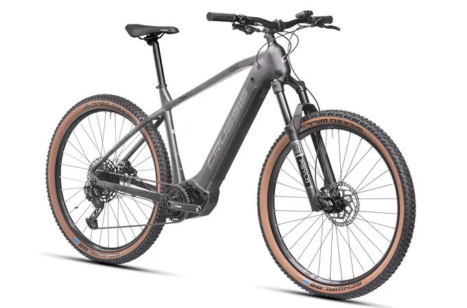 CRUSSIS ONE-Largo 10.10 22" sivá 2025