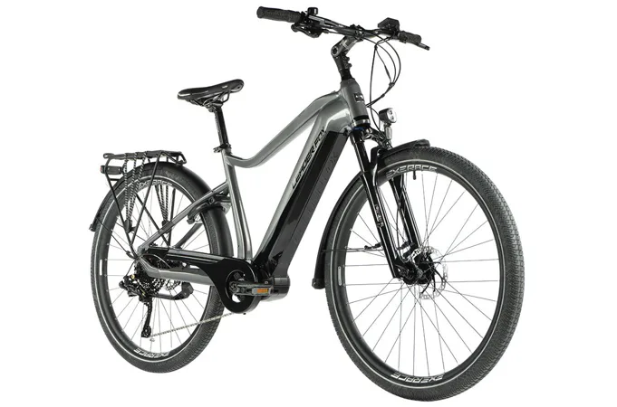 LEADER FOX LUCAS-3 19" /28"/ stříbrná 2023